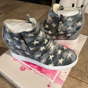 Brand new Not Rated Denim and Stars wedge shoes